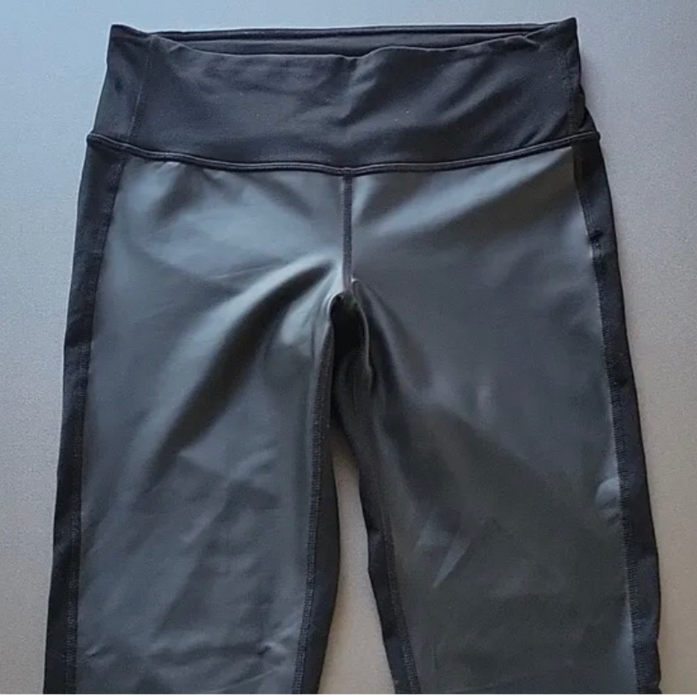 Athleta High Rise Gleam Tight Black Leggings Size XSP Pants style 153130 Perfect - Picture 7 of 9